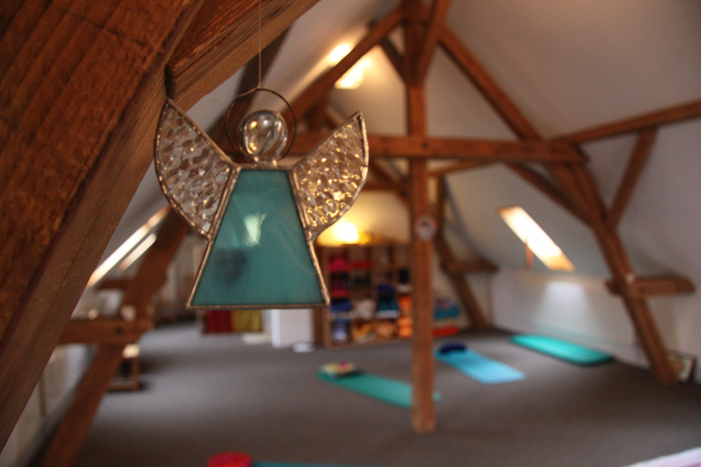 Yoga Shiatsu Fussreflexzomnnen massage Center : Schockoladenweg 10, St.Gerogen, St.Gallen www.yogawelt.com www.zendvd.net</title>